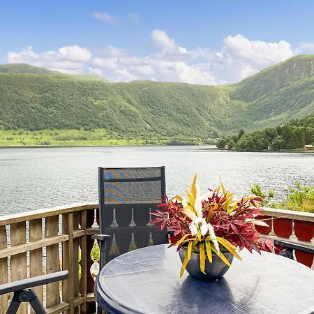 2 Bedroom Awesome In Selje * Stokke (Sogn og Fjordane)
